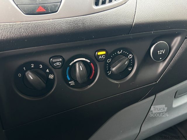 Mikroautobuss FORD Tourneo Custom 2.0 TdCi 77 kw 9 Sitze Euro 6