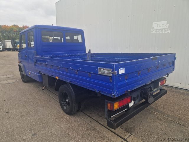 Φορτηγό pick-up MERCEDES-BENZ 508 D Vario Doka 7-Sitzer 3-Türer Pritsche AHK