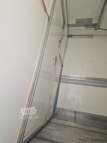 Рефрижераторный грузовик MERCEDES-BENZ 1223 L Atego Klima Tiefkühler Bi-Temp Carrier