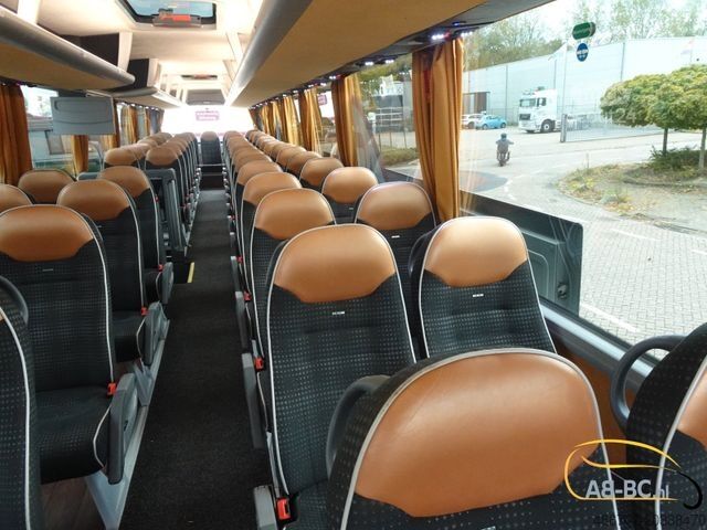 Diaľkový autobus MAN lions Coach 63 Sitze
