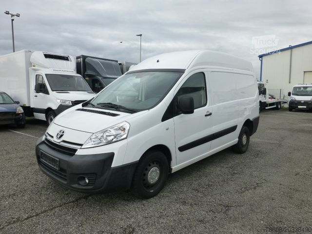 Hög tak skåpbil TOYOTA PROACE 2.0d L2H2 Klima Standheizung