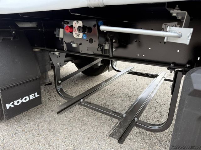 Открытый полуприцеп с тентом KÖGEL 3Achs Standard Curtainsider Liftachse