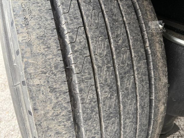 Открытый полуприцеп с тентом KÖGEL 3Achs Standard Curtainsider Liftachse