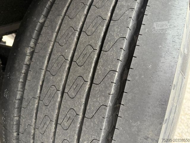 Открытый полуприцеп с тентом KÖGEL 3Achs Standard Curtainsider Liftachse