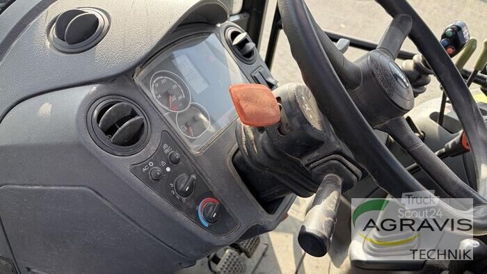 Trattore Claas AXOS 330 CX