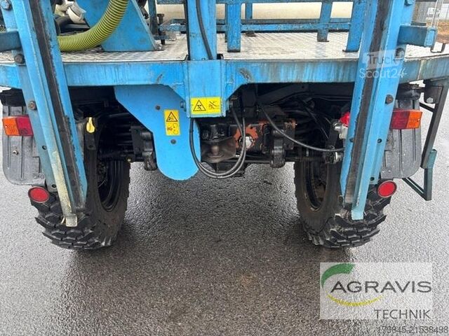 Municipal tractor Daimler Benz UNIMOG 427/10 + Inuma Aufbauspritze Typ 2024