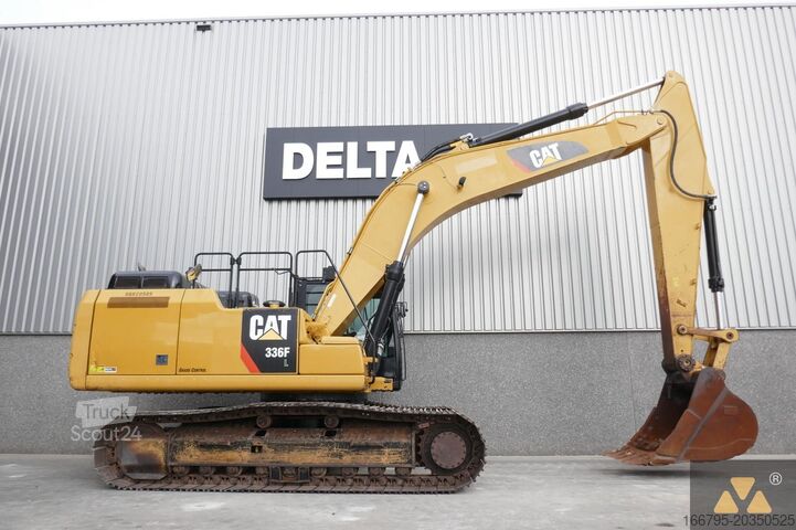 Grävmaskin på larvband Caterpillar 336FL