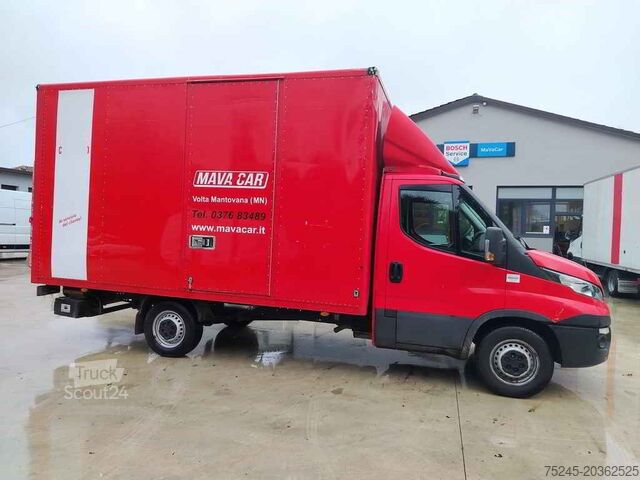Furgone Iveco 35S 14 2.3  FURGONATO CON PEDANA