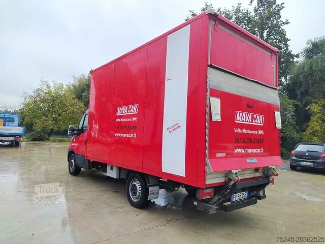 Furgone Iveco 35S 14 2.3  FURGONATO CON PEDANA