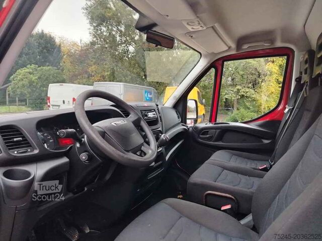 Furgone Iveco 35S 14 2.3  FURGONATO CON PEDANA