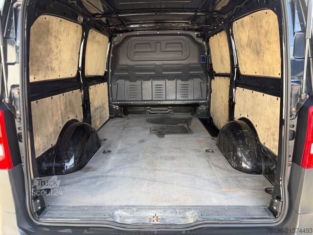 Kassevogn MERCEDES-BENZ Vito 111 CDI lang AHK 3 Sitzer