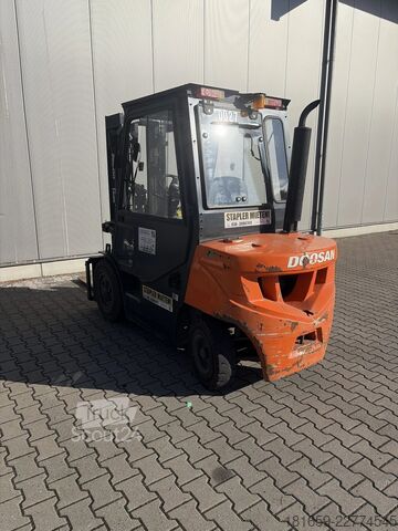 Wózki z silnikiem Diesla DOOSAN D30GP