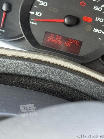 High top van RENAULT Master 3-Sitzer Kasten lang + hoch Klima Kamera