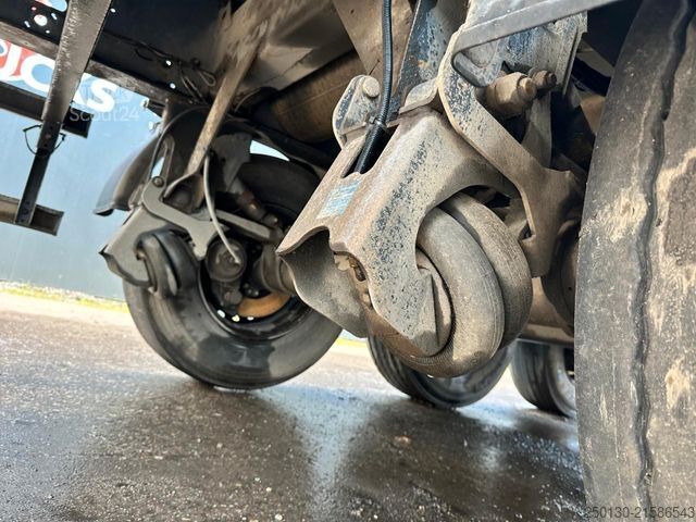 Sklopný návěs SCHMITZ CARGOBULL SKI2 SL 8.2 ALU-Getreidekipper Liftachse 44m³