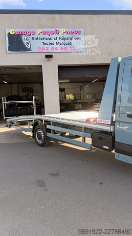 Nowy laweta platformowa. Plandex. renault master