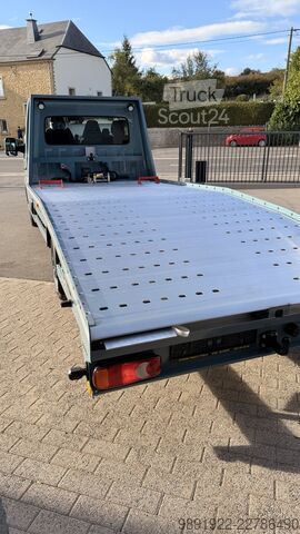 Nowy laweta platformowa. Plandex. renault master