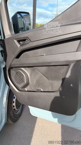 Nowy laweta platformowa. Plandex. renault master