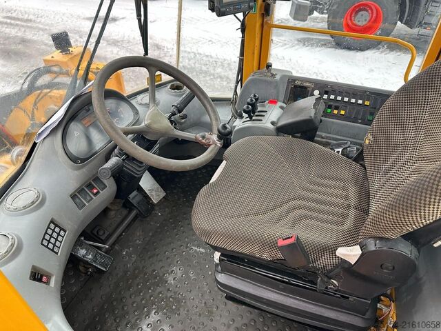 Ratinis krautuvas Volvo L180E