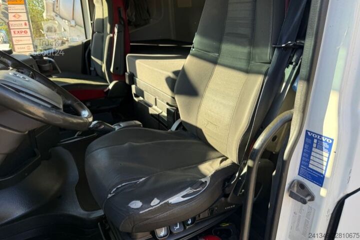 Platformas kravas automašīna ar tentu VOLVO FH-460 4x2 LBW