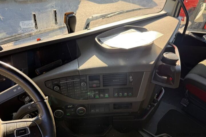 Platformas kravas automašīna ar tentu VOLVO FH-460 4x2 LBW