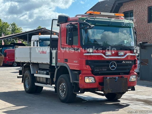 Camión volquete trilateral MERCEDES-BENZ Actros 1832 4x4 Dreiseitenkipper