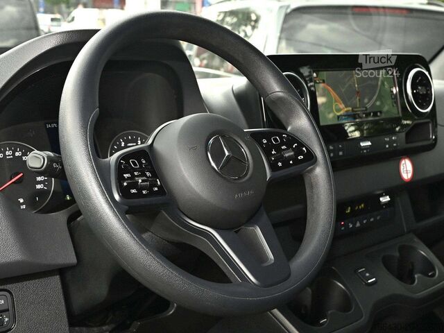 Kleinbus Mercedes-Benz Sprinter 317 CDI Tourer L3 (2-2-2-3) AHK Kame