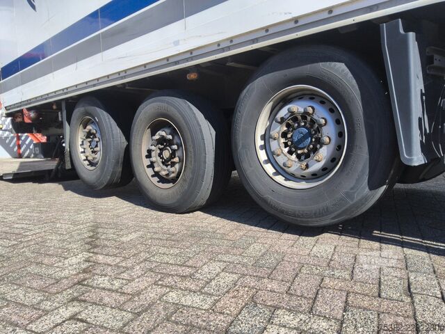 Valiză Schmitz Cargobull SKO 24 TRAILER INWENDIG 13.55 METER - OJ-25-VL