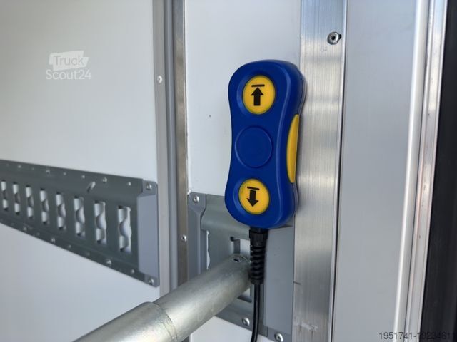 Box van RENAULT Master Koffer 4,47mx2,20x2,30m Seitentüre Klima