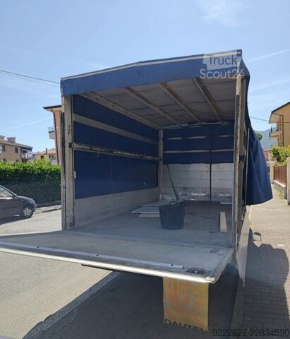 Curtain sider van Isuzu NPR85-5DX
