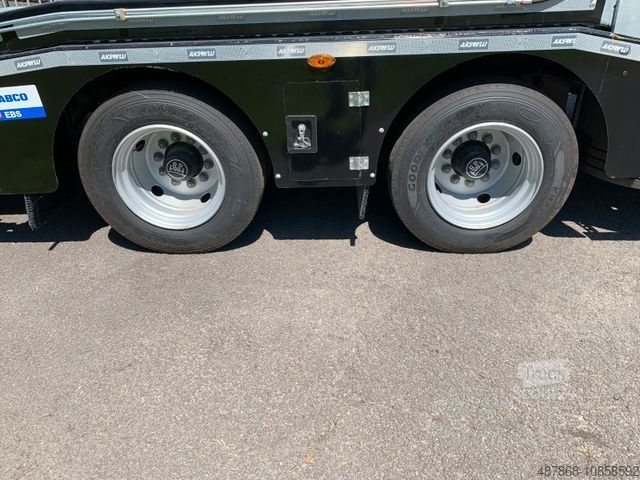 Semiremorcă transportoare de autoturisme  Aksoylu nummer eins im 6 stuck auto transporter
