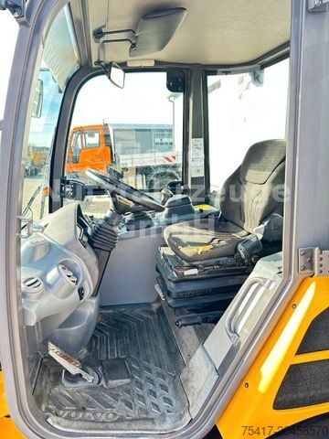 Pala gommata VOLVO L 28