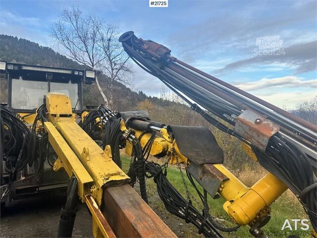Maskin for jordboring Atlas Copco Boomer MC2 tunnel drilling rig.