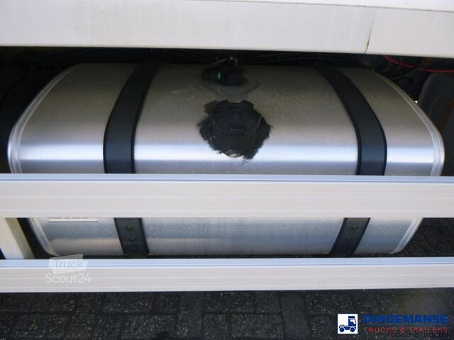 Transport refrigerat/congelat D.A.F. LF 250 FA 4X2 Carrier Supra 750 frigo