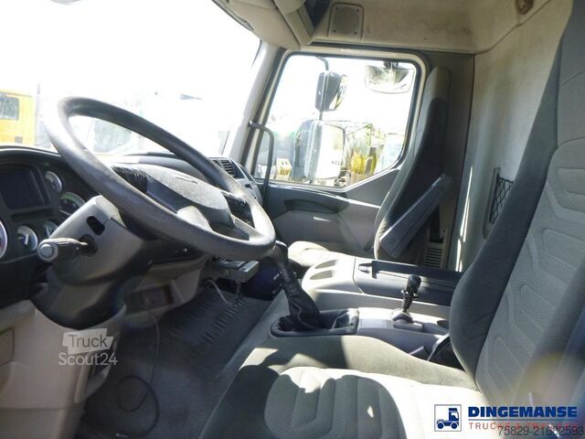 Transport refrigerat/congelat DAF LF 250 FA 4X2 Carrier Supra 750 frigo