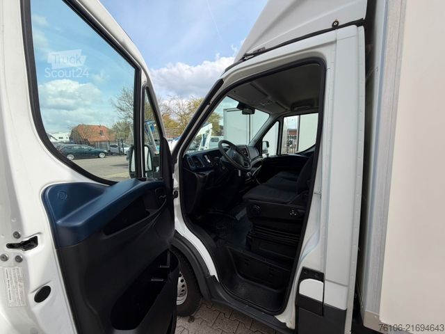 Refrigerator body van IVECO Daily 35S14 Hi Matic Tiefkühlkoffer MOTORSCHADE