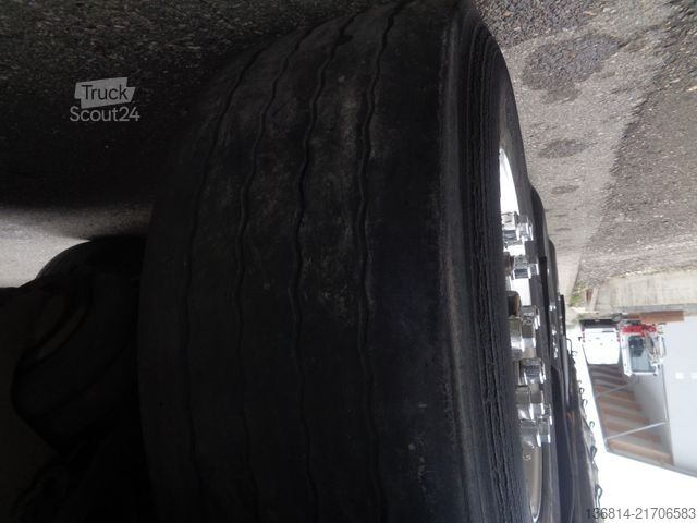 Auflieger mit Pritsche & Plane SCHWARZMÜLLER J-Serie Staplerhalterung Lift- + Lenkachse