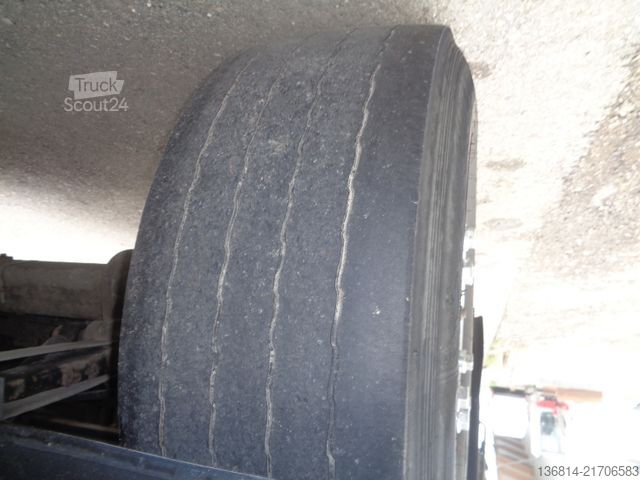 Auflieger mit Pritsche & Plane SCHWARZMÜLLER J-Serie Staplerhalterung Lift- + Lenkachse