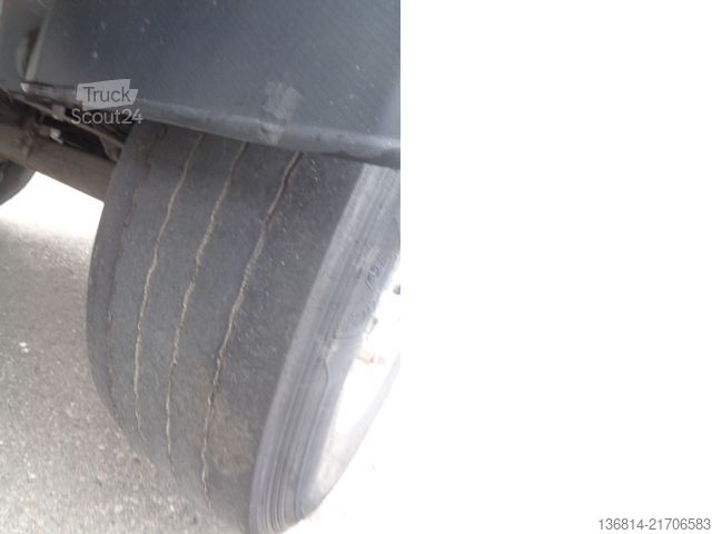 Auflieger mit Pritsche & Plane SCHWARZMÜLLER J-Serie Staplerhalterung Lift- + Lenkachse