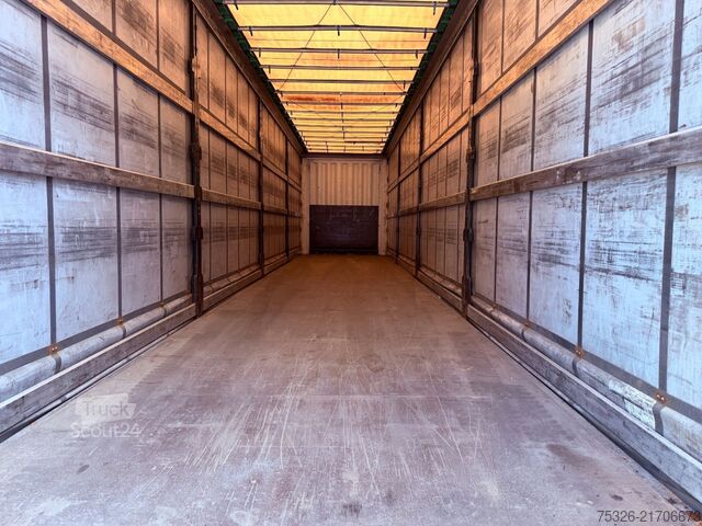 Otvorený náves s plachtou KRONE Curtainsider Mega