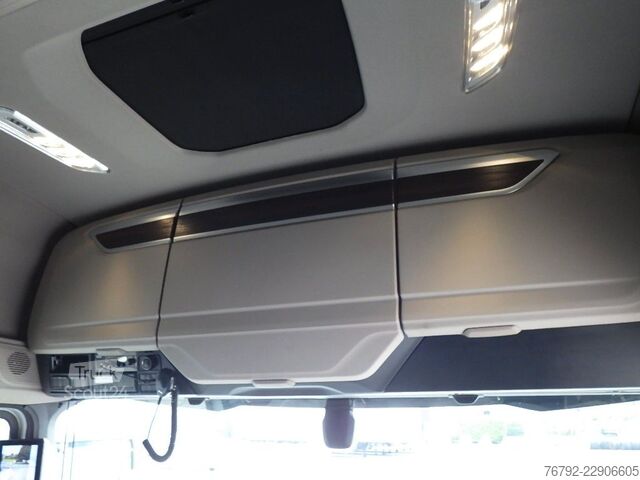 Standaard trekker DAF XG+ 530 Skylight/Intarder/2xTank/Leder/Standklim
