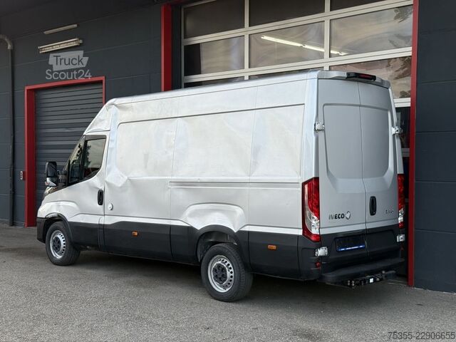 Komercijalno vozilo sa visokim krovom IVECO Daily 35S18 Hoch Klimaautom. Tempomat Unfallfzg.