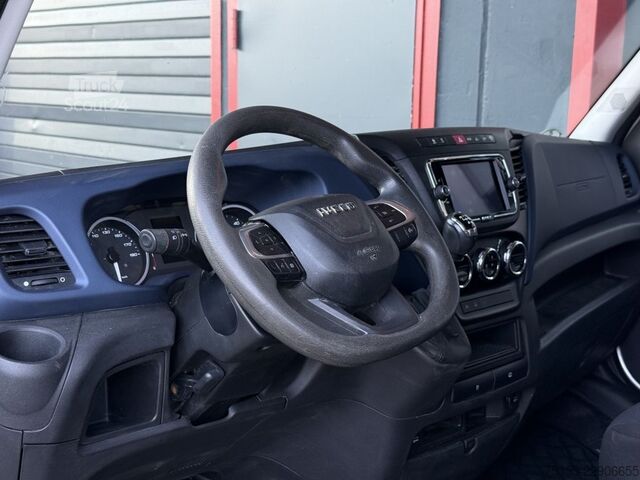 Komercijalno vozilo sa visokim krovom IVECO Daily 35S18 Hoch Klimaautom. Tempomat Unfallfzg.
