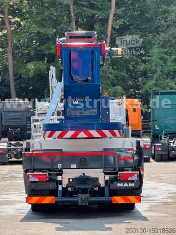 Grúa montada en camión MAN TGM 26.320 BL 6x2 Böcker AK 46/6000 + JIB Kran