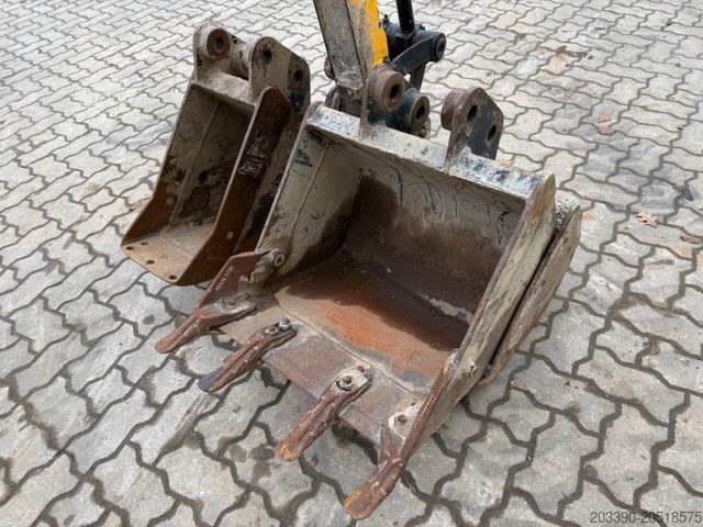 Mini-pelle JCB 8026 CTS / 2021 BJ / 1.933 H / 3 x Löffel