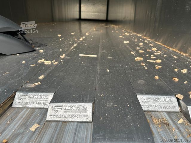 Semi-remorque à plancher roulant SCHWARZMÜLLER J-serie