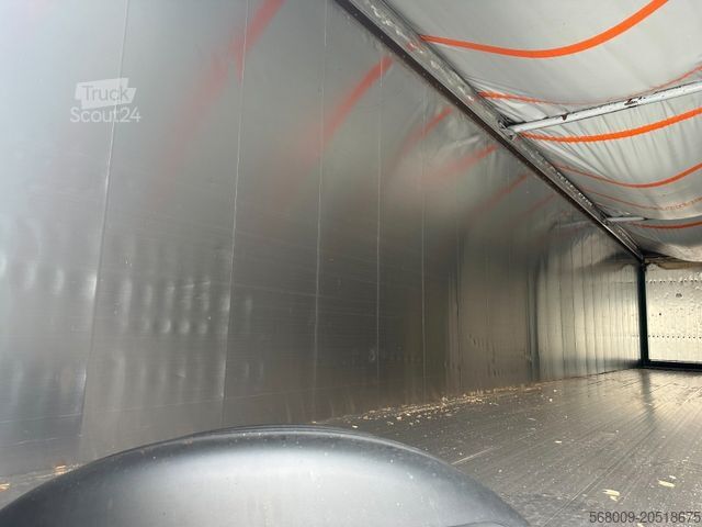 Semiremorcă cu podea mobilă SCHWARZMÜLLER J-serie