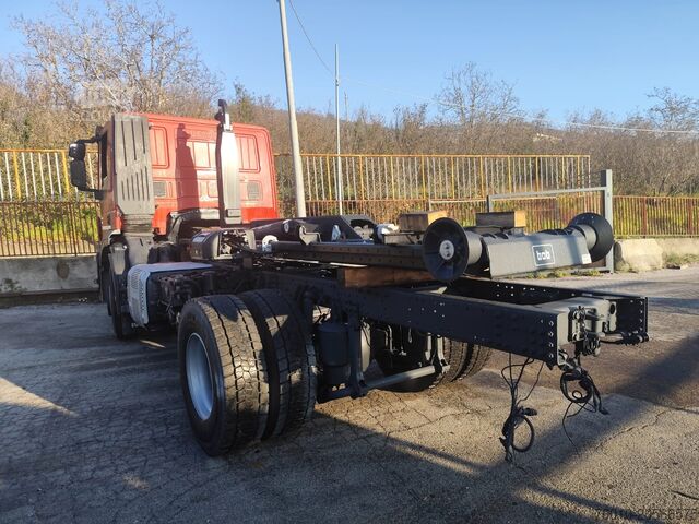 Kanca kasalı yük kamyonu (roll-off) Iveco Stralis 190S31