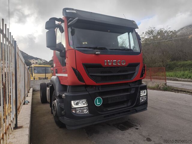 Kanca kasalı yük kamyonu (roll-off) Iveco Stralis 190S31