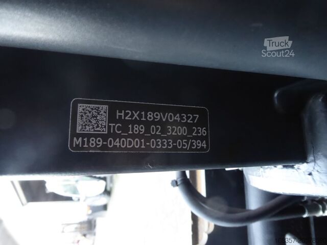 Frontgaffeltruck Linde H40D-02