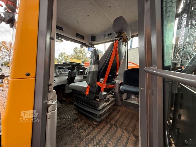 Andre VOLVO A25G Dumper 10.137 h Baujahr 2021
